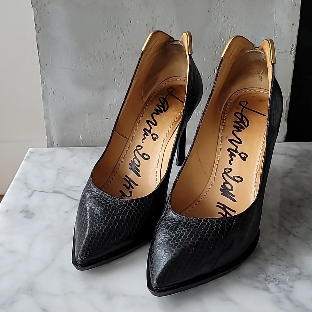 Lanvin black snakeskin heels with gold arched detailing  7 ½ - Picture 3 of 10